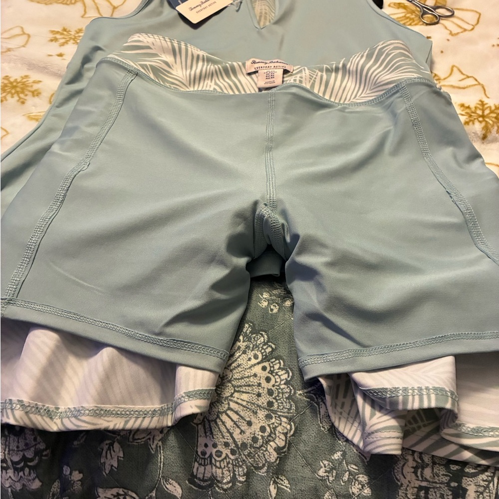 NWT Tommy Bahamas Everyday Active 2 Pc Golf Set. V -Neck Skort Skirt W Top - Picture 6 of 13
